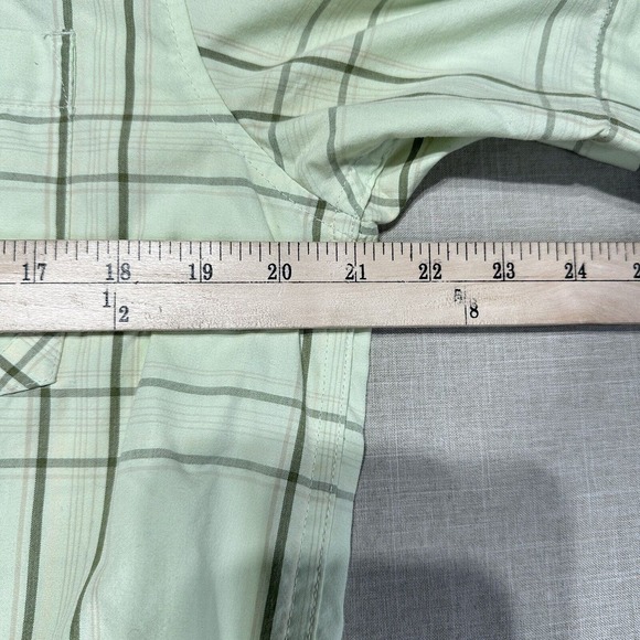Quiksilver Men’s Shirt Small Button Up Green Short Sleeve Plaid Party - Picture 8 of 13
